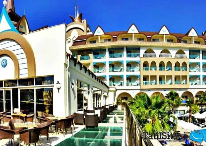 Crown Charm Palace Side
